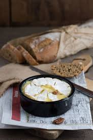 Camembert Roti Au Four Fruits Secs Et Sirop D Erable Camembert Roti Roti Au Four Sirop Erable