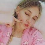 Mabel Zimmer's Instagram, Twitter & Facebook