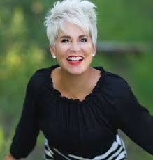 Rundes gesicht frech bob frisuren. 2021 S Best Short Haircuts For Older Women Short Hair Models