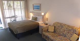 Moonraker motor inn's restaurant, @444clarinda, open for dinner 6 days a week from 6.30pm, contact 6862 2355 to book a table! Balnarring Village Motor Inn Mornington Peninsula