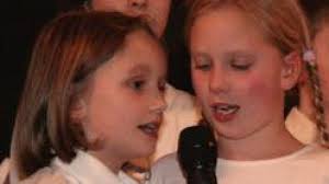 Mit Gesang Herzen der Zuhörer berührt