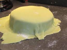 Gâteau mariage simple et chic. Piece Montee Aux Framboises Mariage Theme Champetre A Decouvrir