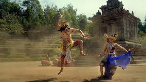 Dengan kata lain tari berpasangan merupakan jenis tarian yang dimainkan oleh 2 orang penari. Lengkap 43 Contoh Tari Berpasangan Yang Populer