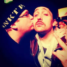 Wenn ihr nicht so dumm wärt, wär Pizza kein Hit“ ▻ Single "Wünsch dir nix":  https://jkp.ffm.to/wuenschdirnix ▻ Album "Abbruch Abbruch":  https://jkp.lnk.to/AbbruchAbbruch ▻ Abbruch Abbruch Tour 2020:  http://bit.ly/aat2020 Foto: Danny Kötter