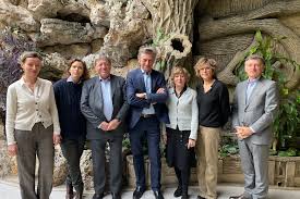 Les séries constituent une de ses grandes forces, avec la diffusion de grands succès. Les Dirigeants De M6 Recus A La Sacd Sacd