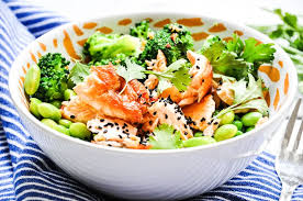Lachs Auf Wildreis Mit Edamame Brokkoli Erbsen Und Soja Dressing Rezept Edamame Rezepte Rezepte Gesund
