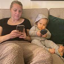 Därför har hon startat en insamling hos svenska afghanistankommittén till förmån för alla de barn vars framtid nu hotas efter talibanernas maktövertagande. Carina Bergfeldt Sadan Mor Sadan Son Facebook