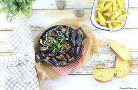 Moules Frites A La Creme Et Au Bleu D Auvergne Brian Iz In The Kitchen En 2020 Moules Frites Frite De Patate Douce Recette A Base De Poisson