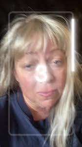 Beth Lockard's Instagram, Twitter & Facebook