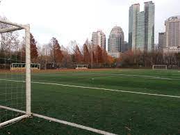 흔히 축구장이라고 불리우며 다른 구기 종목 경기장과 같이 줄여서 구장 (球場)이라고도 부른다. ì¶•êµ¬ìž¥ ì²´ìœ¡ì‹œì„¤ ì„œìš¸íŠ¹ë³„ì‹œ ê³µê³µì„œë¹„ìŠ¤ì˜ˆì•½