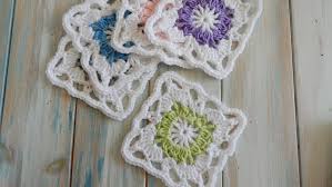 The free crochet halter top patterns would be a rage on the beach. Video Tutorial This Beautiful Vintage Granny Square Can Be Easily Turned Into An Afghan Or Cushion Cover Knit And Crochet Daily