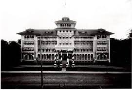 Moana Surfrider History Moana Surfrider A Westin Resort Spa History Of The Hotel Waikiki Beach Luxury Resor Waikiki Beach Hotels Hawaii Hotels Waikiki