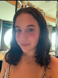 What apartments are available in Long Beach for a nursing student with a  budget of $900?