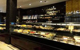 The first berlin experience usually takes place in mitte, where all the stately and artsy stuff is, like bebelplatz with its humboldt library. Confiserie Reichert In Berlin Filialen Steglitz Mitte Tiergarten