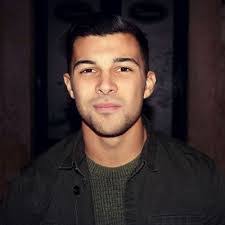 Isaac Norton's Instagram, Twitter & Facebook