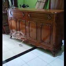 Di ruang tamu, sha chi adalah energi menyerang yang dapat diciptakan oleh sudut tajam dari furnitur seperti meja kopi atau rak buku. Bufet Ukir Pajangan Ruang Tamu Lemari Hias Pendek Meja Jati Untuk Tv Free Ongkir Shopee Indonesia