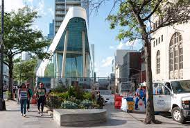 The downtown brooklyn apple store leader is edwin morales, who has been with the company for 8 years. Apple Store In Fort Greene Brooklyn To Open Next Weekend Brownstoner