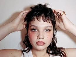 Rising UK singer Lola Young brings North American tour in Vancouver