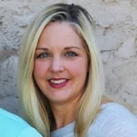 Jennifer Karl's Instagram, Twitter & Facebook