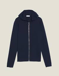 Ses poches plaquées « esprit kangourou » permettent de cacher les trésors inestimables que seuls les yeux d'un enfant peuvent voir : Gilet Zippe Avec Capuche Shptr00101 Pulls Cardigans Sandro Paris