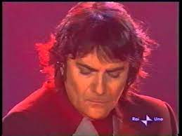 Un viaggio nel suo pensiero attraverso quaranta canzoni inedite. Magari Renato Zero Last Fm