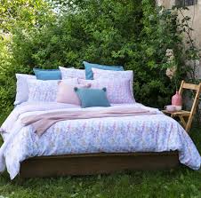 Se distingue par sa légèreté et son gonflant exceptionnel. Housse De Couette Fleur Blush 200x200 Jalla