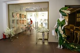 Kosmetikstudio fenster auslagen kinderladen schaufensterdeko fenster dekor salon schaufenster ladeneinrichtung deko fenstergestaltung. Sense Beauty Salon Grand Hotel Spa Primoretz Burgas