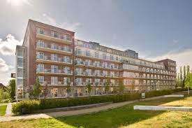 Centrally located at the berlin ostkreuz located right next to a public park with an unobstructable view of the rummelsburg bay. Startseite Senioren Und Therapiezentrum Haus An Der Spree