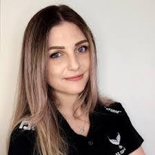 Gwen Hardy's Instagram, Twitter & Facebook