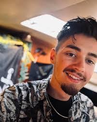 Ben Couch's Instagram, Twitter & Facebook