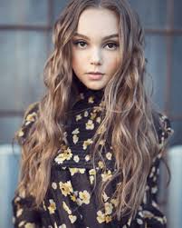 Ridiculously Kind, Ridiculously Talented, and Almost Too Beautiful To Be  Real: Savannah Lee May : r/JulieAndThePhantoms