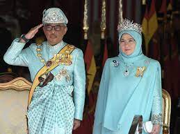 يڠدڤرتوان اݢوڠ‎), also known as the paramount ruler, the supreme head or the king. Yang Di Pertuan Agong Ke 16