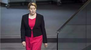 Bundesministerin für familie, senioren, frauen und jugend, landesvorsitzende der spd. Franziska Giffey Das Schweigen Uber Giffeys Doktorarbeit Plagiat