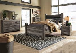 High quality bedroom furniture with competitive price. Wynnlow Gray Queen Poster Bedroom Set Cincinnati Overstock Warehouse