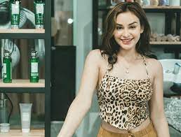 While the two were on vacation in texas, they began having an open conversation about sex. Nora Alexandra Minta Maaf Saya Lahir Bukan Hindu Fajar