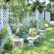19 Beautiful Trellis Fence And Screen Ideas To Turn Your Yard Into A Private Escape Trellis Fence Trellis Design Garden Trellis