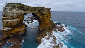 Quito, ecuador — the famed darwin's arch in the galapagos islands has lost its top. Darwin S Arch In The Galapagos Has Crumbled Into The Sea My Blog