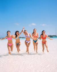 Pin By Leah On Avani Gregg In 2020 Best Friend Pictures Friend Photoshoot Cute Friend Pictures
