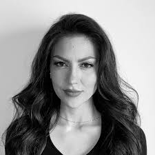 Kendra Barnett's Instagram, Twitter & Facebook