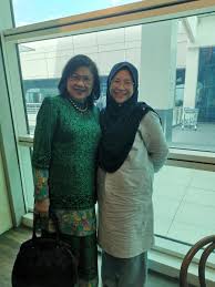 She is an active politician who is the member of parliament of kuala kangsar and has been serving the constituency since 1986. Siti Raudzah Ghazali Auf Twitter My Lucky Day To Be Able To Take A Picture With Our Most Respected Iron Lady Of Malaysia Tan Sri Rafidah Aziz She Is Now 76 Yrs Old But