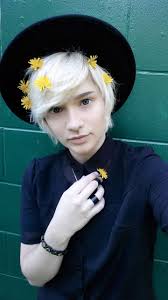 Her curls are perfect already, so this haircut is really fun. Tomboy Androgynous Pixie Cut Novocom Top