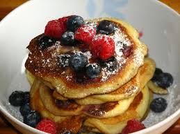 Valentin vous souhaitez surprendre votre moitié et lui préparer un petit déjeuner romantique ? 3 Idees Petit Dejeuner Romantique Pour La St Valentin