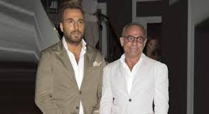 Joaquín cortés (49), su pareja, mónica moreno, y su hijo recién nacido han abandonado este lunes por la tarde el hospital quirónsalud san josé de madrid. Joaquin Torres Y Raul Prieto Hacen Su Presentacion En Sociedad Como Pareja Informalia Es