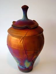 Kerry Gonzalez Raku Pottery Copper Raku Is An Exciting Firing Technique That Is Difficult And Challenging But Yields Spectacular Resul Comlek Seramik Vazolar