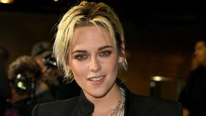 Let's check, how rich is diána igaly in 2020? Kristen Stewart Alakitja Majd Diana Hercegnet Egy Uj Filmben 24 Hu