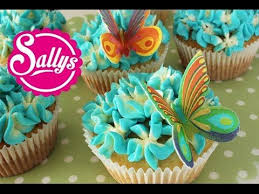 Lockerer Muffins Grundteig Mit Zitroniger Buttercreme In Blumen Optik Zitronen Cupcakes Blumen Cupcakes Cupcake Topping