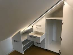 Schrank mit schräge nach mass planen. Dachschragenschrank Ausziehbar Und Extra Lange Schubkasten Dachschragenschrank Schrank Fur Schrage Kleiderschrank Fur Dachschrage