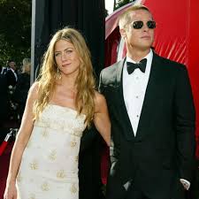 Erin andrews has some fun with the brad pitt and jennifer aniston aniston, 50, and pitt, 56, divorced in 2005. Jennifer Aniston Brad Pitt Erneuter Bruch Gala De