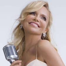 Kristin Chenoweth: Bio, Height, Weight, Age, Measurements