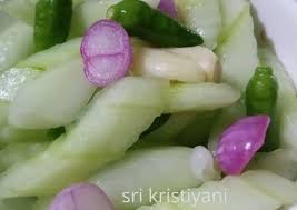 Soal bahan bumbunya cukup sederhana dan mudah di beli di warung. Bagaimana Cara Memasak Yummy Acar Timun Cara Bunda Dinda